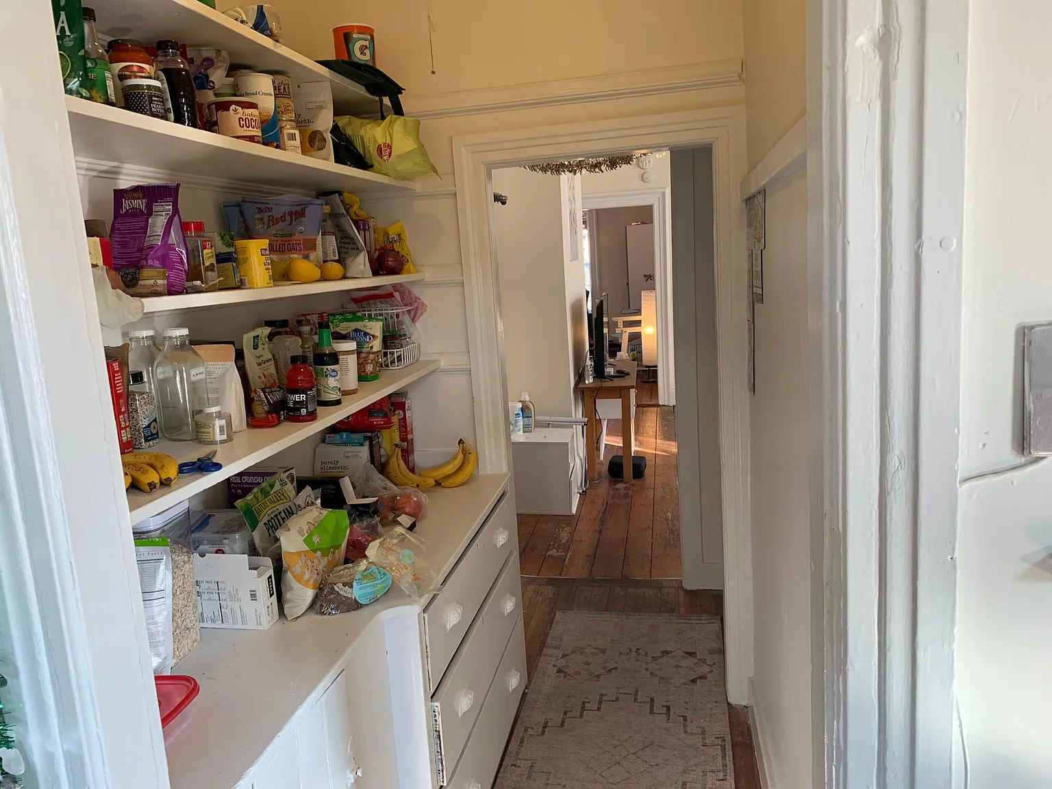 6 bed, 2275 sqft, $6,900 — Photo 4