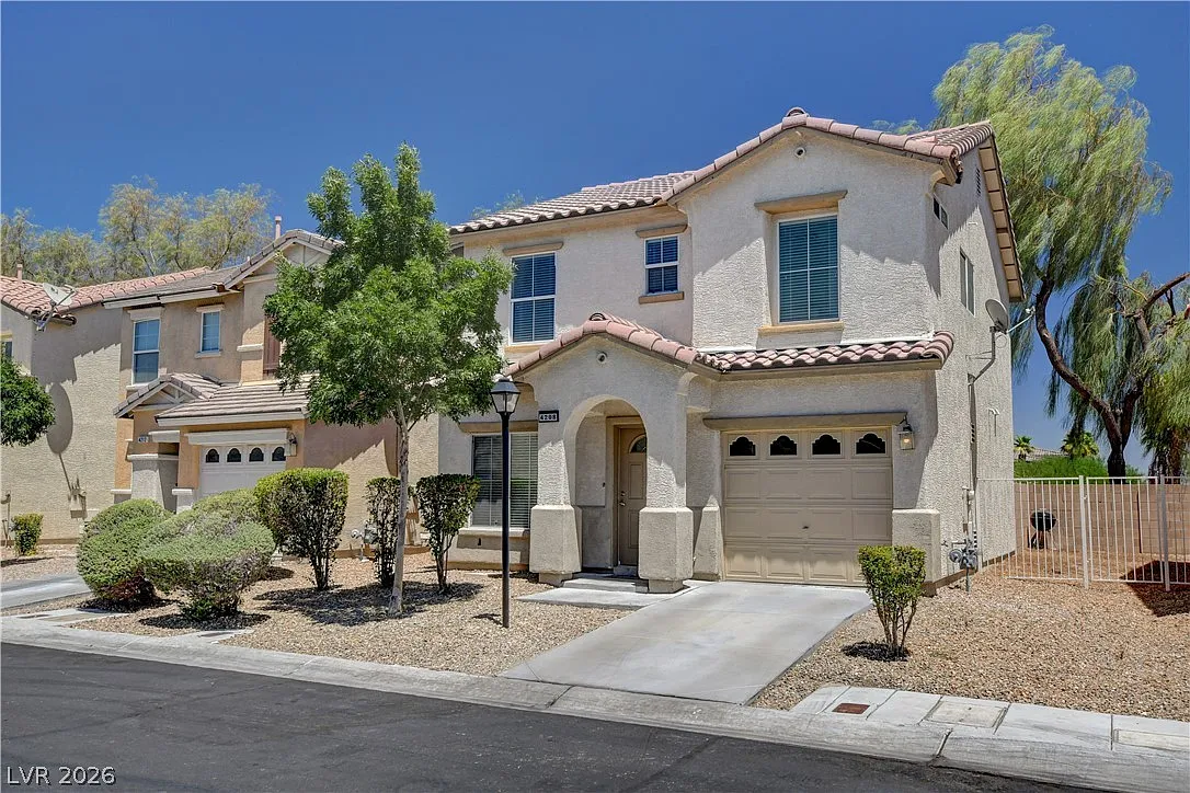 3 bed, 2.5 bath, 1271 sqft, $2,200 — Photo 2