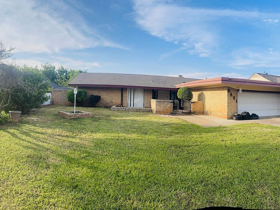 1st image of 2821 Camelot Dr