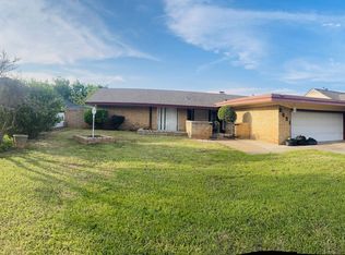 2821 Camelot Dr, Oklahoma City, OK 73120