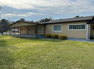 170 Loop Rd, Burgaw, NC 28425