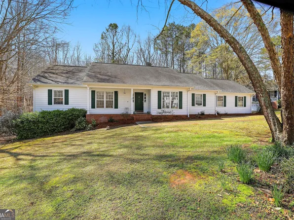 210 Felton Dr, Fayetteville, GA 30214