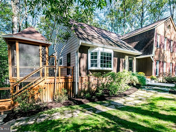 3rd image of 3322 Saddlestone Ct