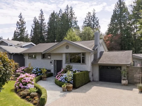 1383 W 23rd St, North Vancouver, BC V7P 2H6