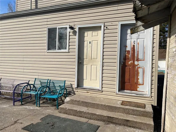 801 N High St, Carlinville, IL 62626