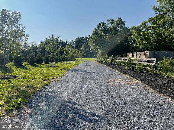 3rd image of 13943 Old Hanover Rd