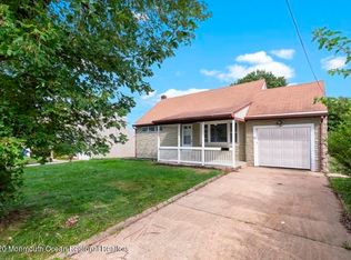 29 Pine Tree Dr, Colonia, NJ 07067