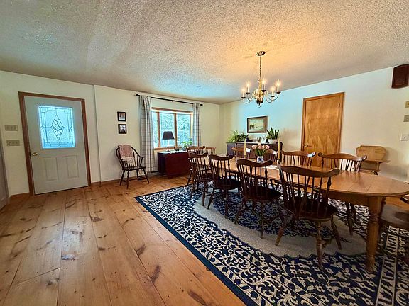 3rd image of 780-782 Bagdad Rd