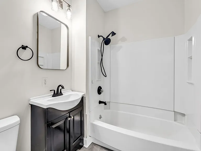 1320 W Friendly Ave — Photo 23