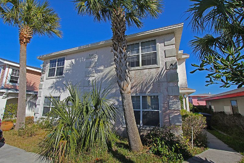 1st image of 728A Tarpon Ave