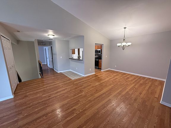 5th image of 16562 Covington Dr