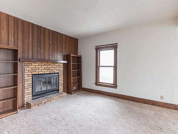5th image of 703 E Ave