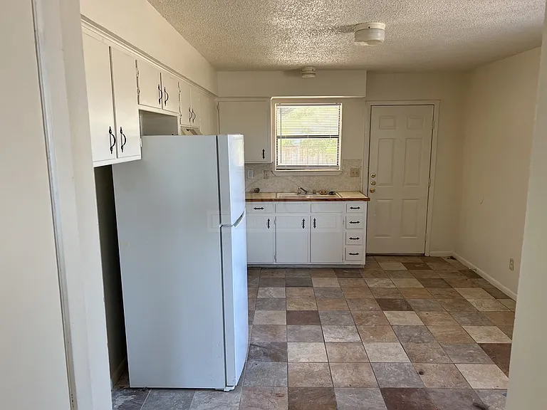 813 N 5th St — Photo 11