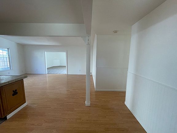 4th image of 3228 Dry Creek Dr