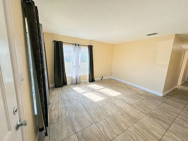 Building Photo - 7618 Arezzo Ave