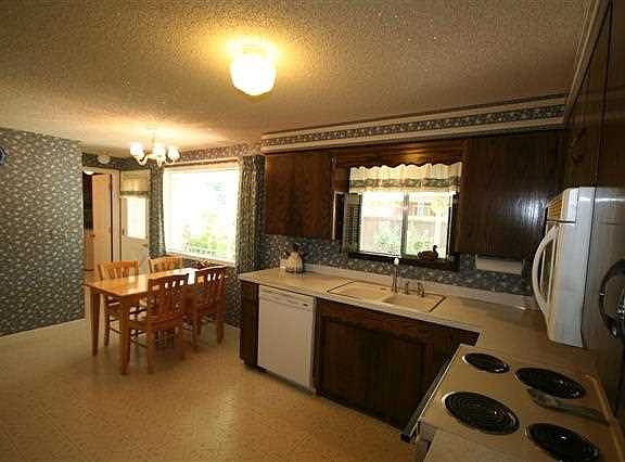 5th image of 2823 W Klamath Ave