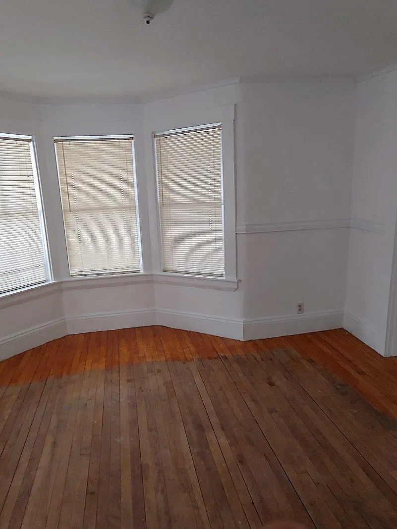 3 bed, 1100 sqft, $1,100 — Photo 1