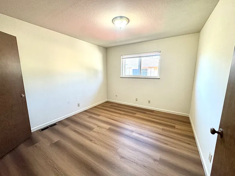 43186 Starr St #D — Photo 10