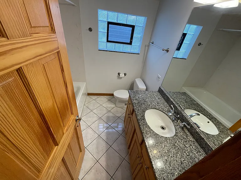 5448 W Higgins Ave #3 — Photo 8