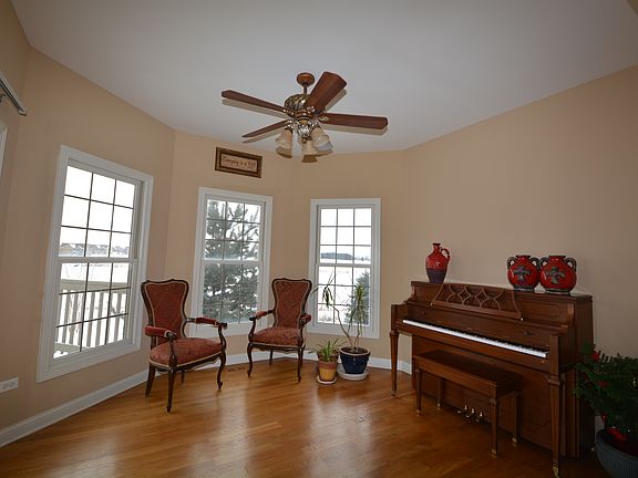 4th image of 27113 Thornwood Blvd