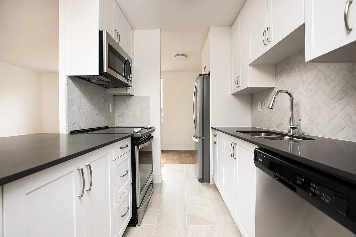 24 Tyndall Avenue — Photo 1