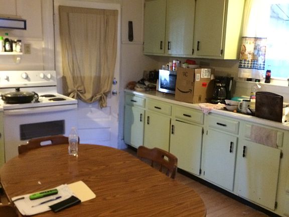 4th image of 122 Park St