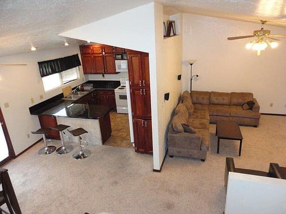 3rd image of 2526 Cherry Hills Dr