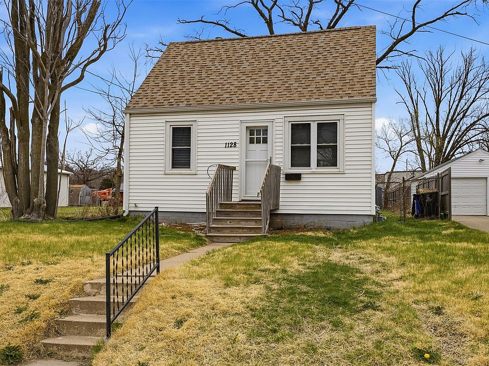 1st image of 1128 I Ave NE
