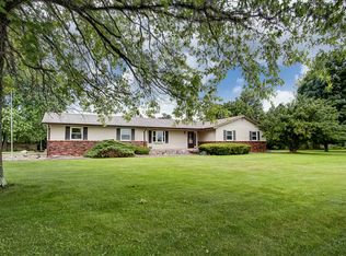 2227 S Country Club Rd, Warsaw, IN 46580