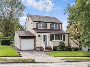 568 Maple Ave, Teaneck, NJ 07666