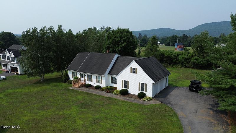 2nd image of 11 Granview Drive