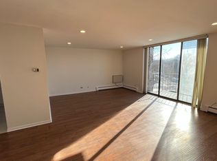 4721 Saint Joseph Creek Rd APT 4A, Lisle, IL 60532