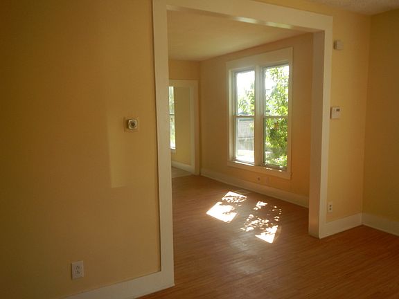 3rd image of 4104 Parkwood Ave