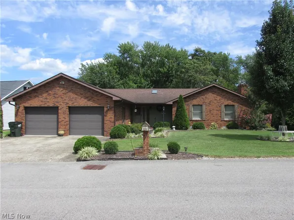 125 Bryan Dr, Saint Marys, WV 26170