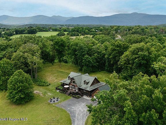 2nd image of 86 Sunset View Drive