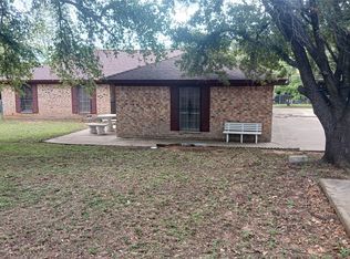 2840 Sandy Ln, Fort Worth, TX 76112