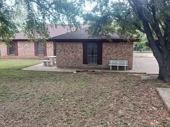 2840 Sandy Ln, Fort Worth, TX 76112