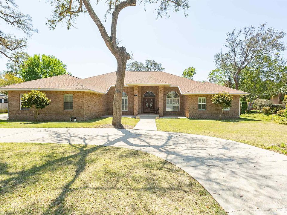 1st image of 90 Chanteclaire Cir
