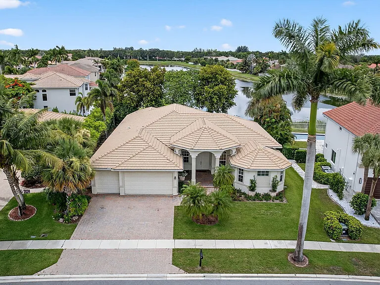 4693 Sugar Beach Way — Photo 60