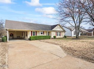 5670 Ridgetop Dr, Horn Lake, MS 38637