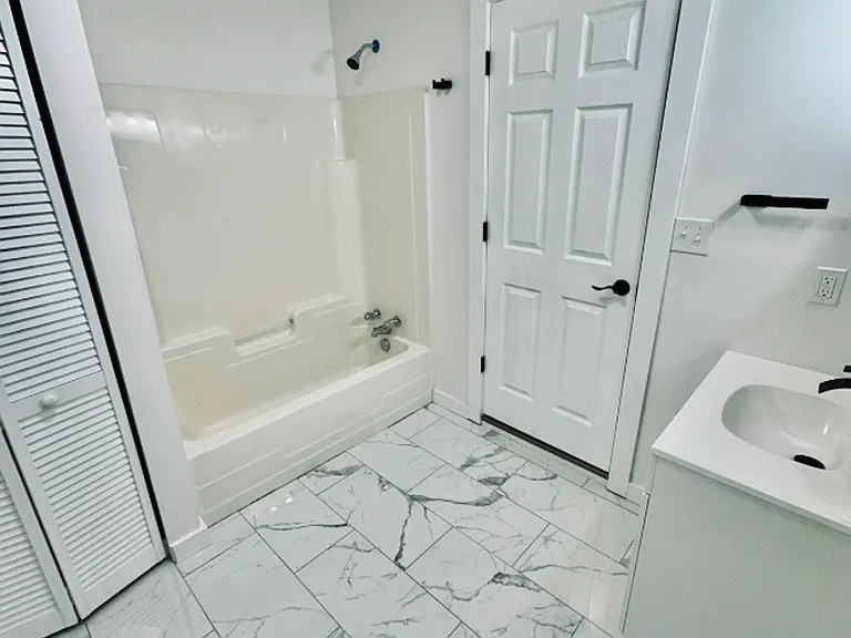 525 Smith St #Z4 — Photo 16