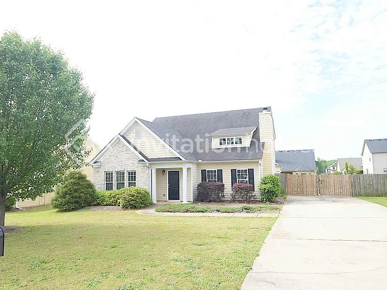 349 Victory Ln — Photo 1