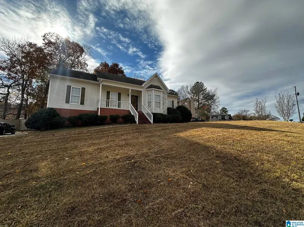 6111 Summer Side Dr, Pinson, AL 35126