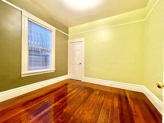 5th image of 47 Lexington St