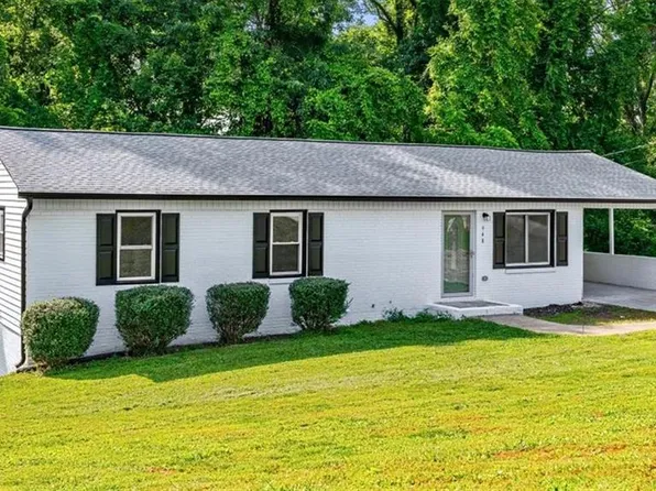 948 Sportsmans Dr, Winston Salem, NC 27101