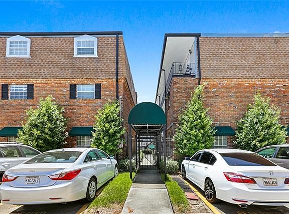 2nd image of 3013 Ridgelake Dr APT 205