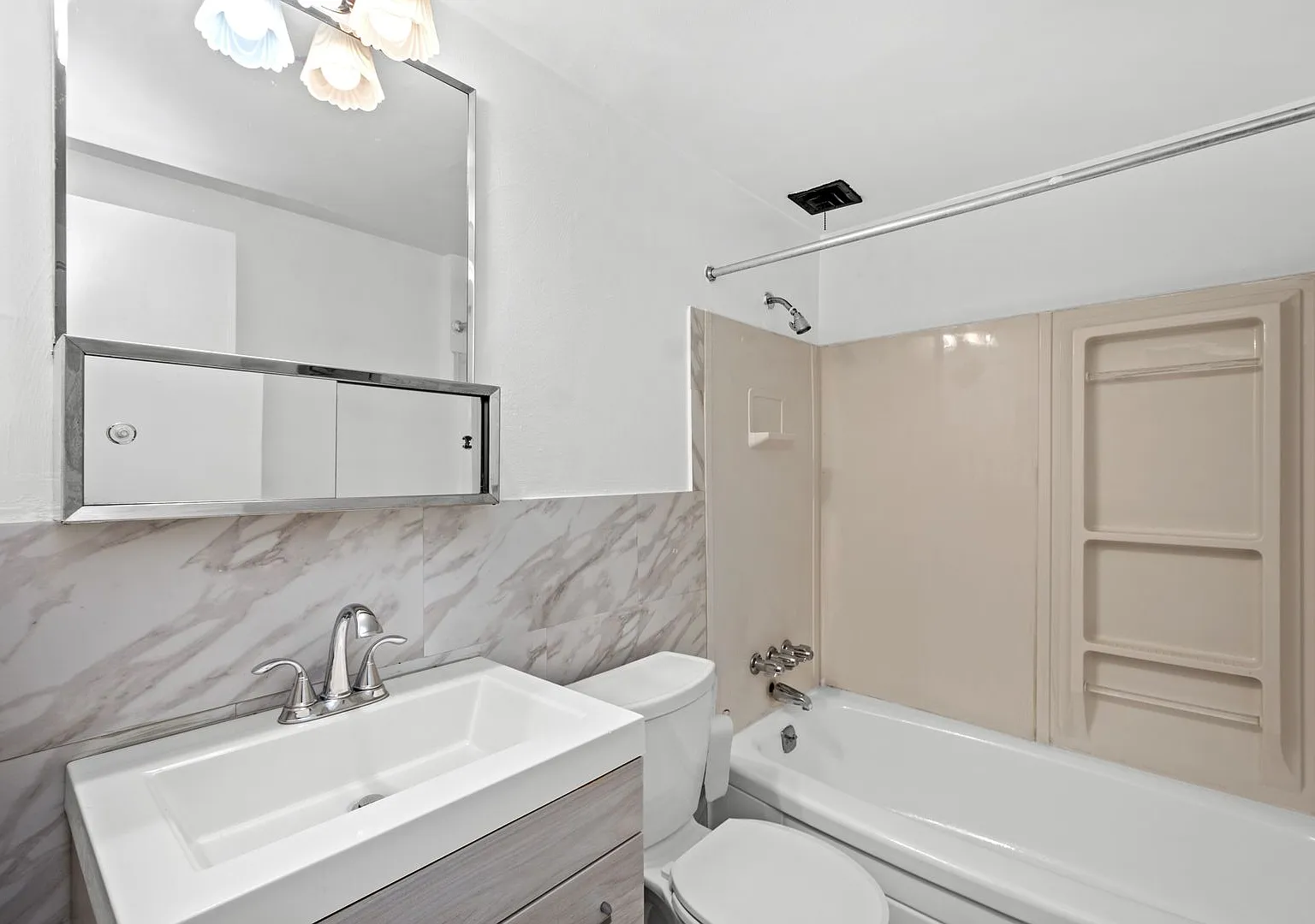 Penn Towers Apartments — Photo 4