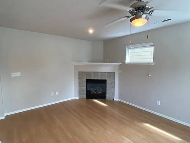3311 SE Midvale Dr — Photo 5