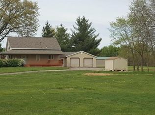 612 Blackjack Rd, Troy, IL 62294