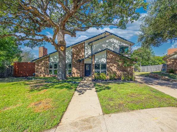 2112 Oakmeadow Pl, Bedford, TX 76021